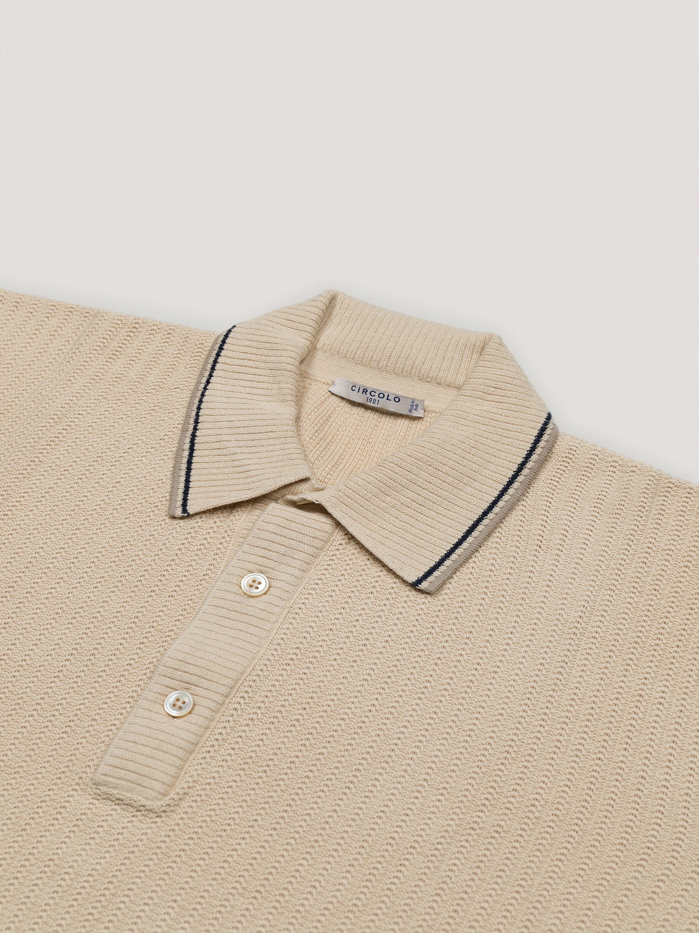 Bicolor Eyelet pattern polo shirt