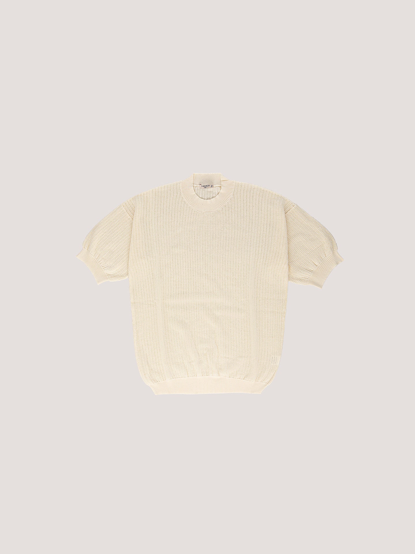 T-shirt over punto traforato