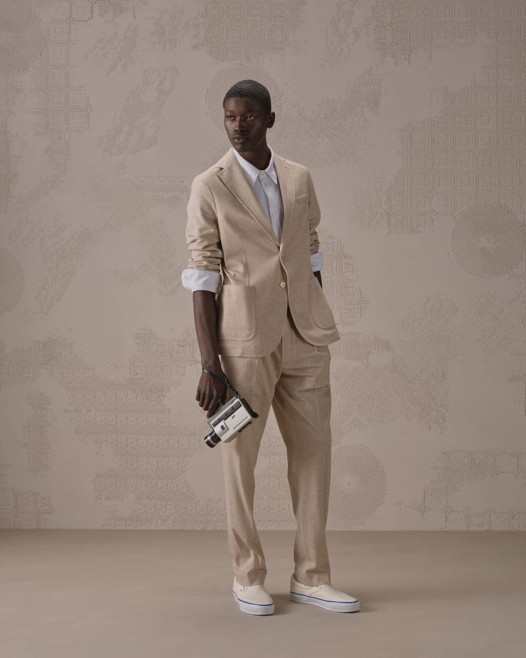 Media gallery CN5245 order 3