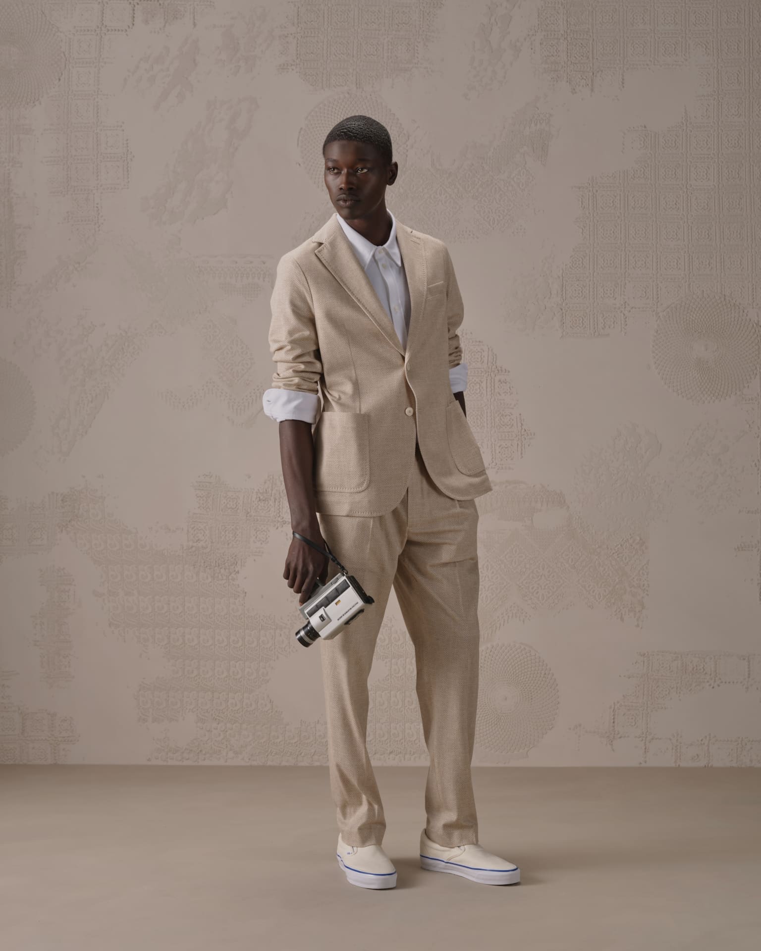 Media gallery CN5245 order 3