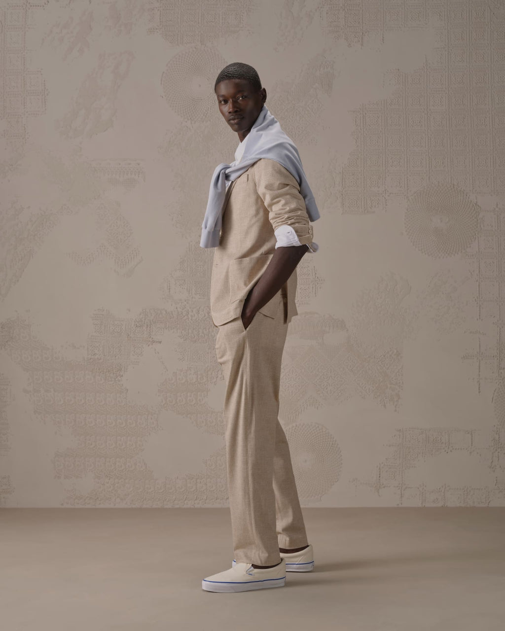 Media gallery CN5246 order 1