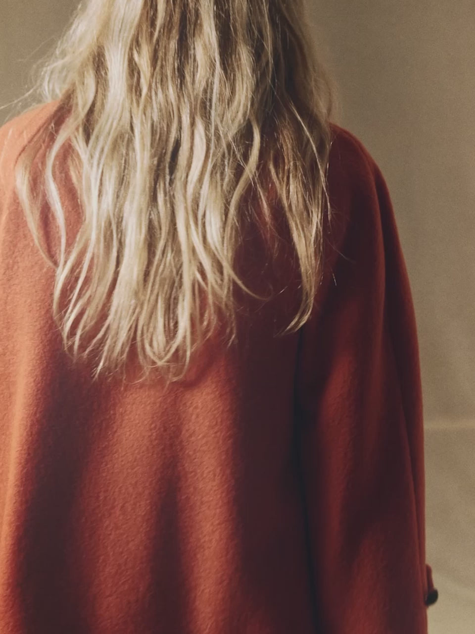 Cappotto over pocketed monocrome